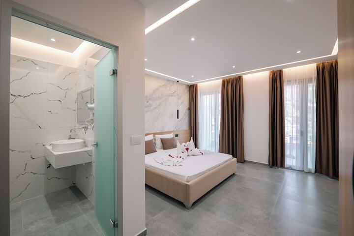 Room 8 of 35