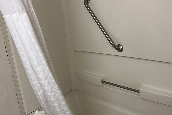 Room 18 of 34