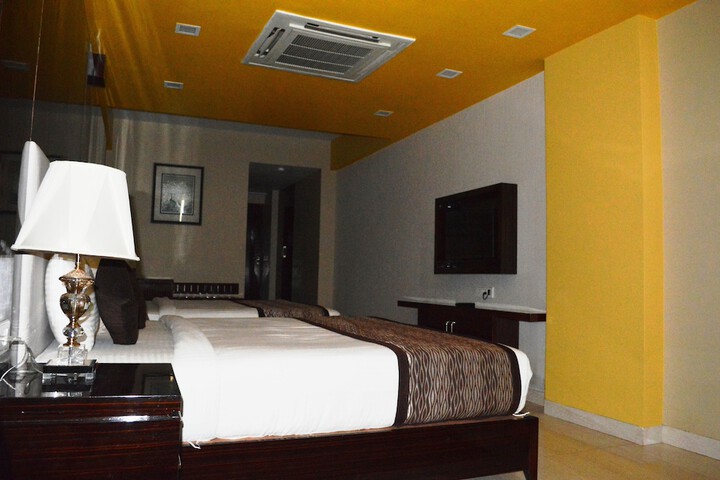 Room 10 of 53