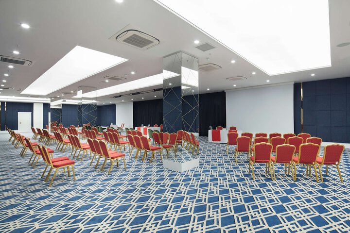 Business Center 116 of 160
