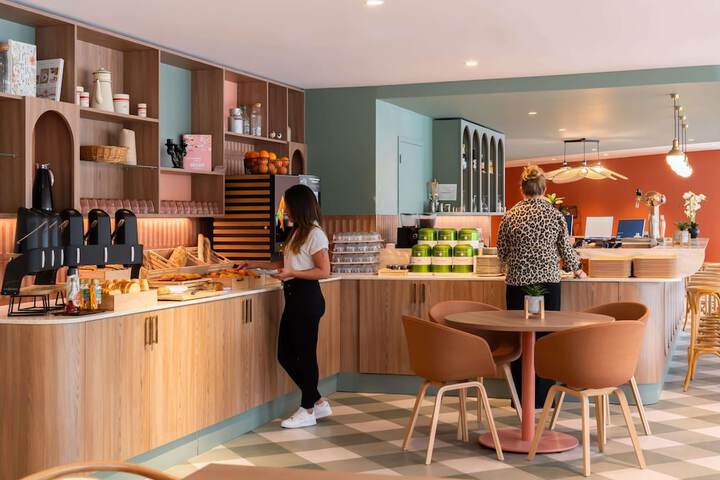 Breakfast area