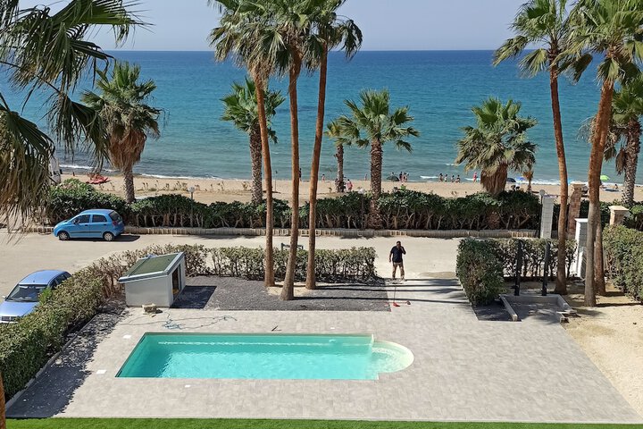 Pool 20 of 32