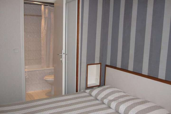 Room 8 of 23