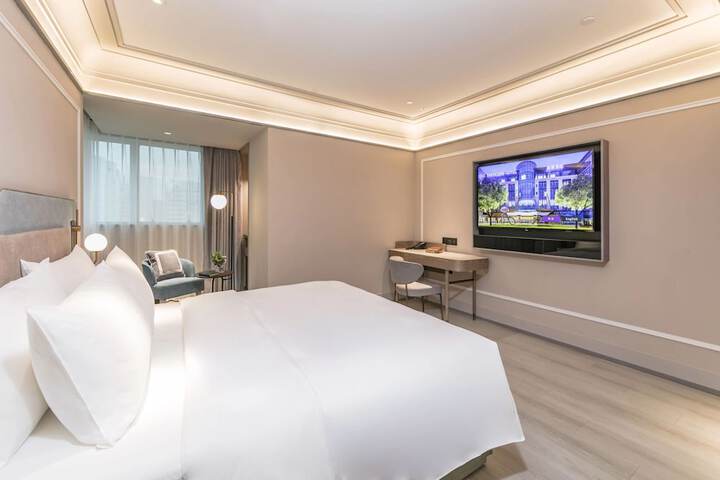 Room 15 of 52