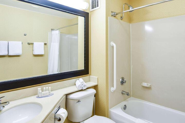 1 King Bed Flat Screen Television Microwave and Refrigerator High Speed Internet Accessible (3 of 10)