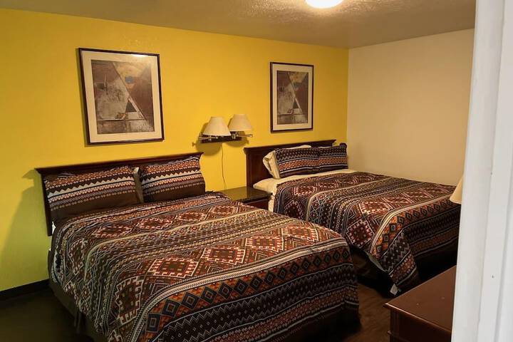 Room 4 of 10