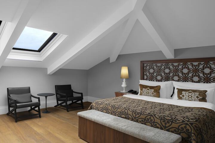 Room 14 of 79