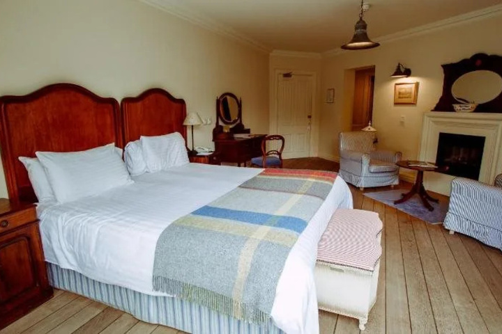 Room 3 of 12