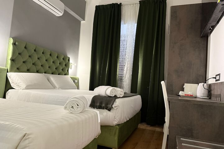 Room 5 of 25
