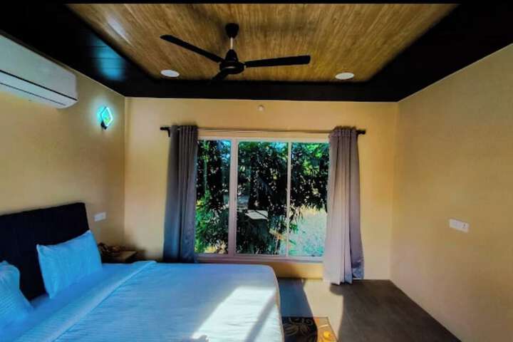 Room 5 of 20