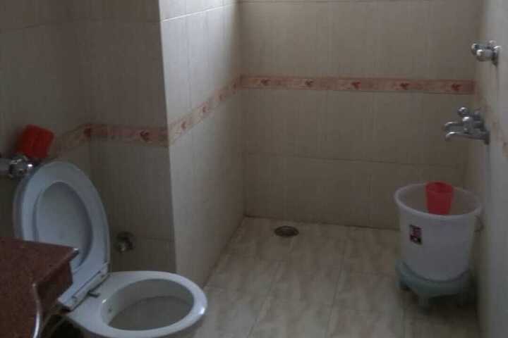 Room 9 of 13