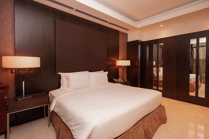 Room 8 of 179