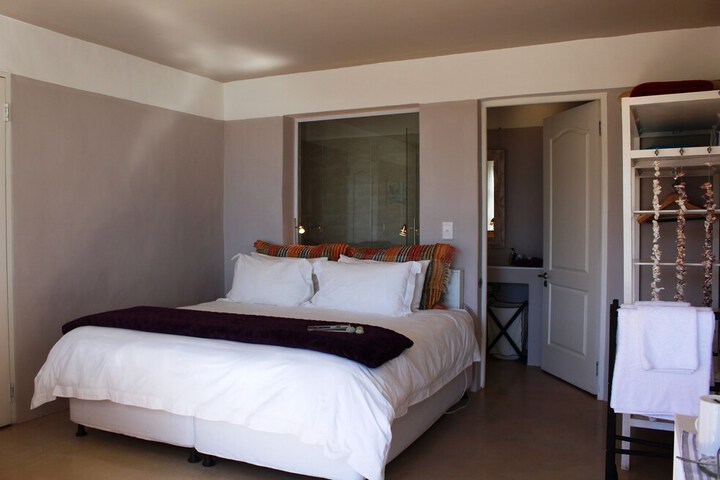 Room 10 of 43