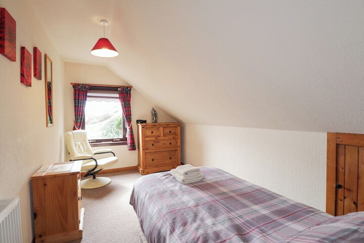 Room 4 of 38