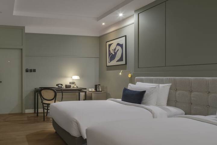 Room 15 of 43