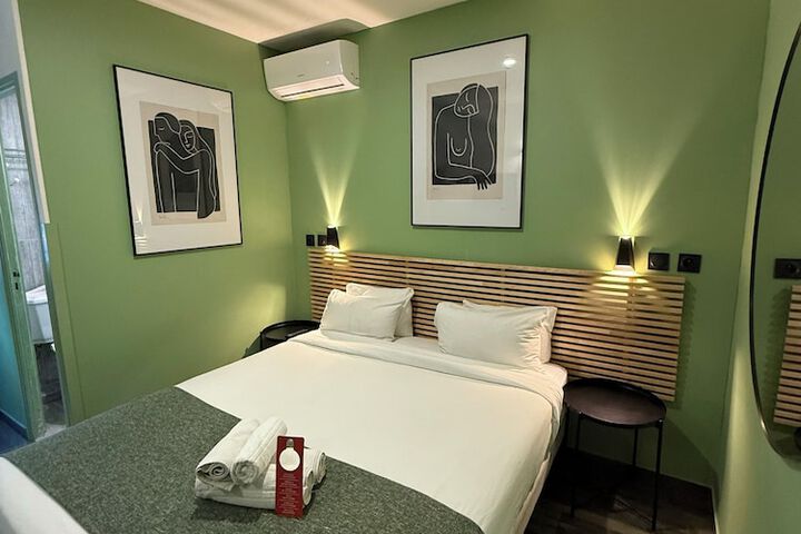 Room 47 of 76