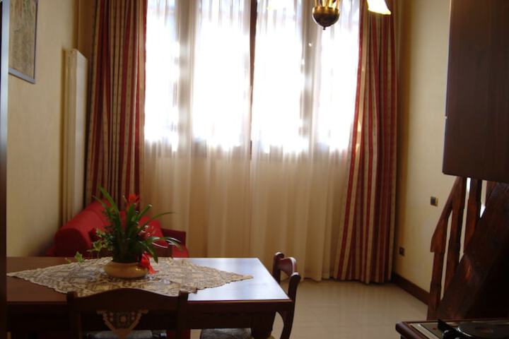 Room 3 of 39