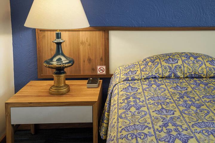 Room 10 of 42