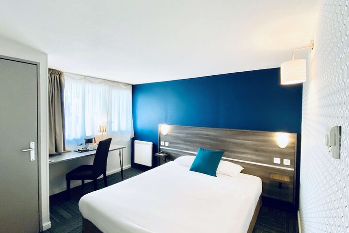 Room 25 of 65