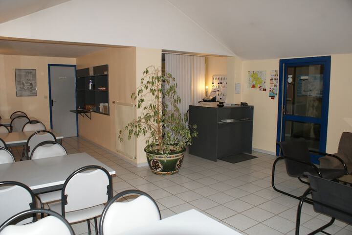 Ballroom/Hall 19 of 20