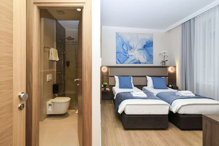 Room 16 of 29