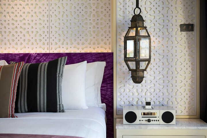 Room 28 of 73
