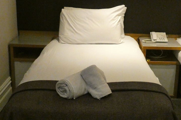 Room 25 of 41
