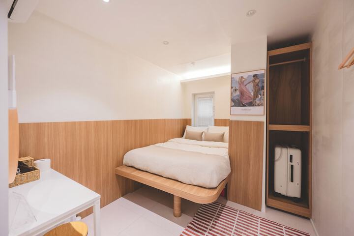 Room 43 of 117