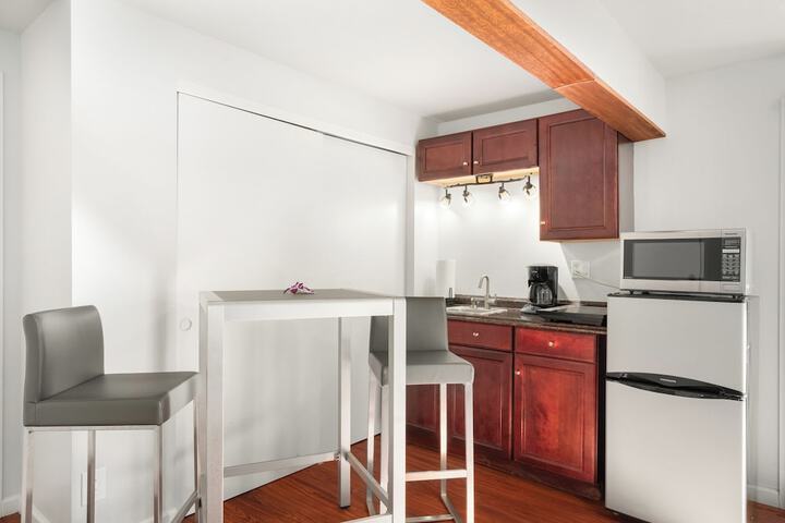 Private kitchenette