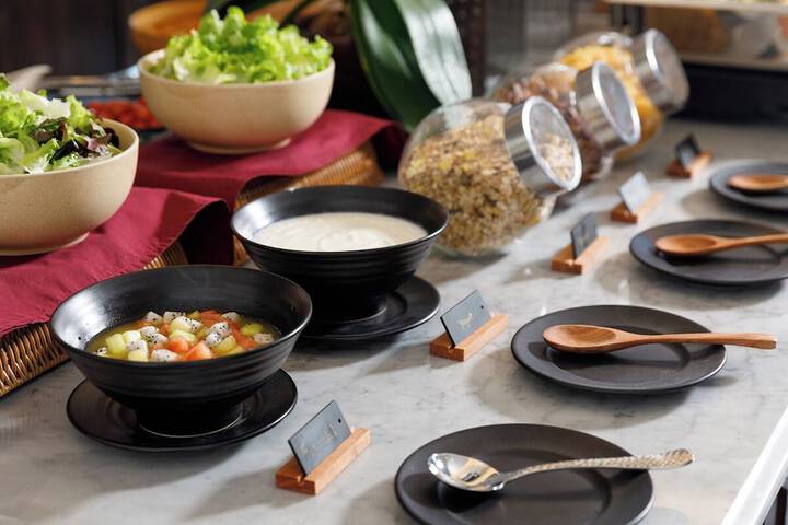 Dining 60 of 62