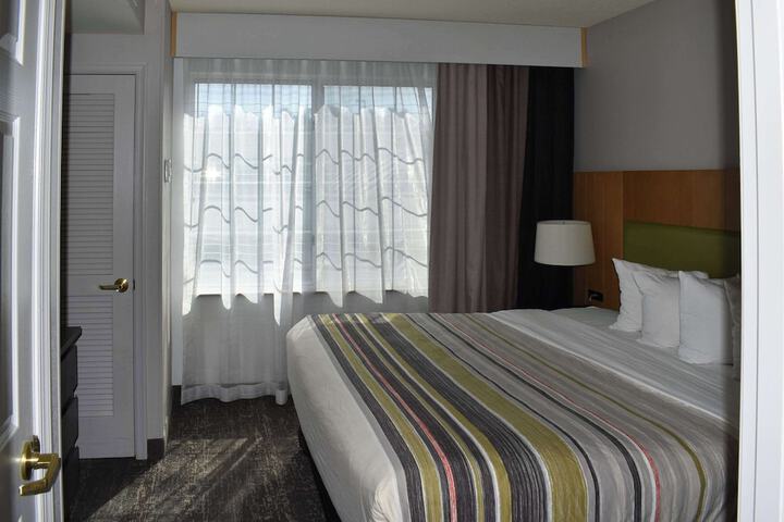 1 King Bed Accessible (21 of 55)