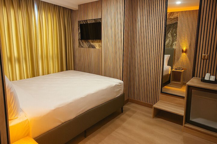 Room 15 of 32