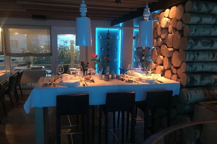 Dining 51 of 61