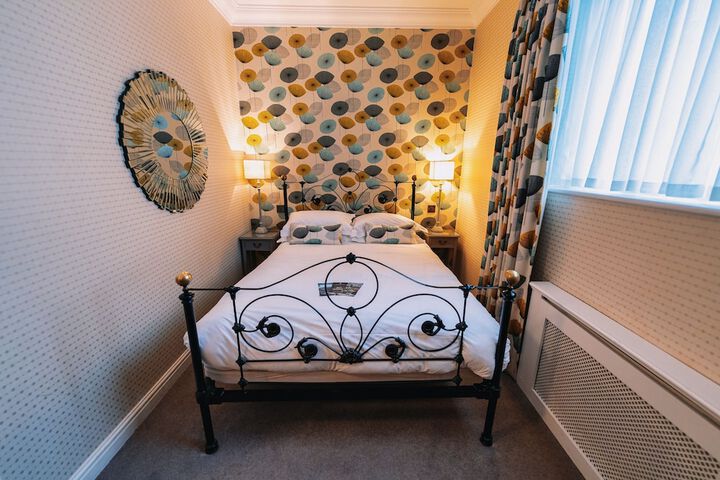 Room 60 of 178
