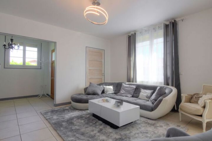 Room 6 of 20