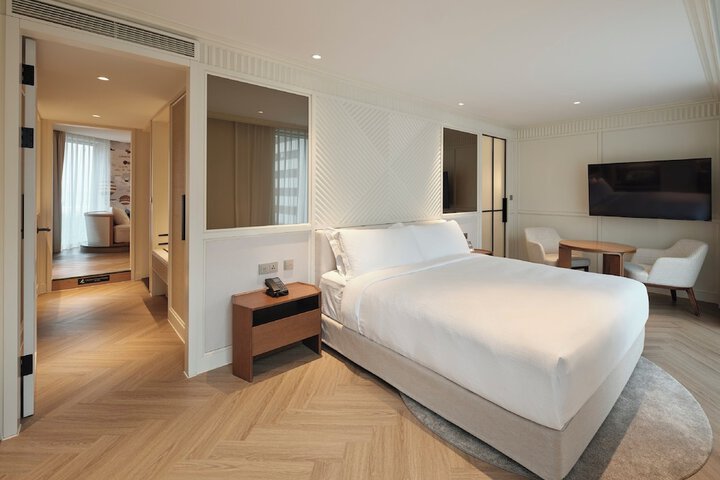 Room 48 of 86