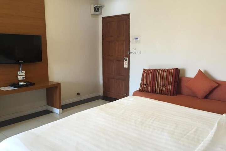 Room 17 of 80