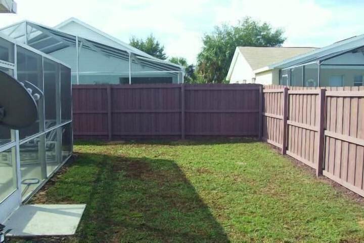 Hotel Exterior 37 of 41