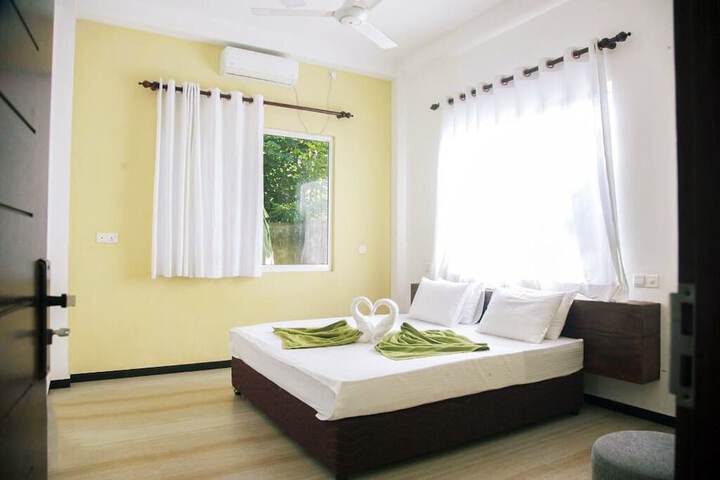 Room 2 of 20