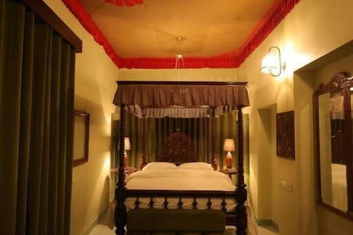 Room 3 of 10