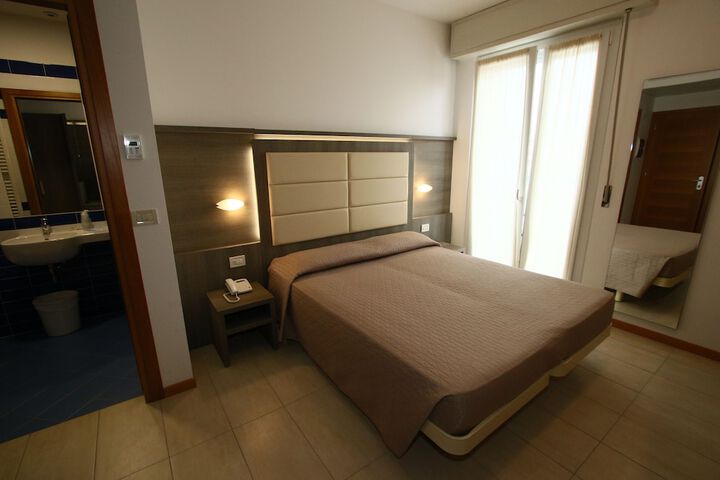 Room 19 of 73