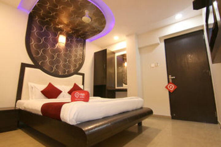 Exterior of OYO Rooms Thane Station