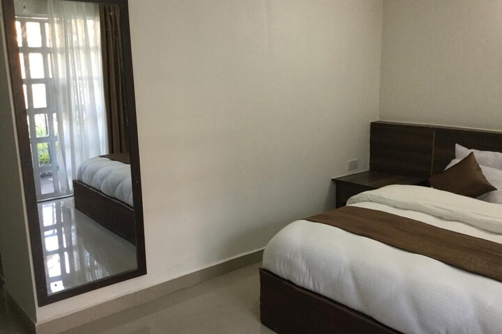 Room 2 of 57