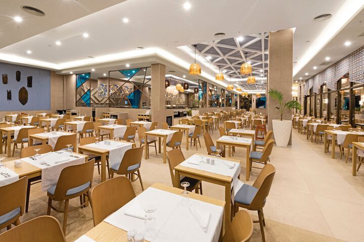 Dining 40 of 64