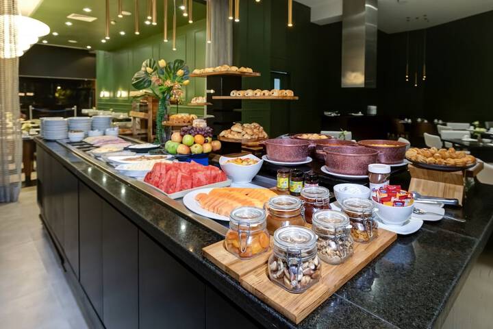 Breakfast/Coffee Service 95 of 108