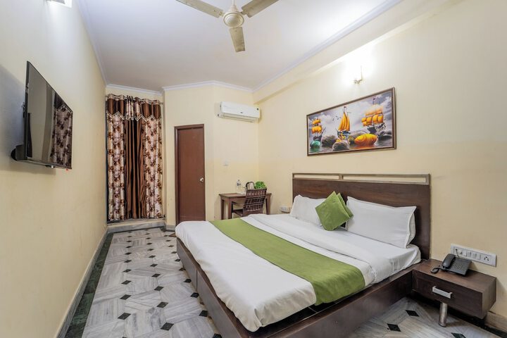 Room 9 of 20