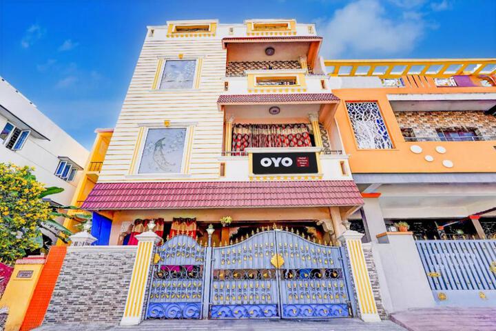 Hotel O Enclave Stayz Inn