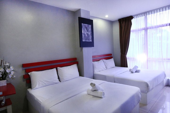 Room 13 of 34