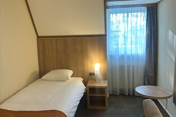 Room 8 of 52