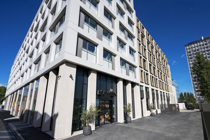 Exterior of Staycity Aparthotels Paris, La Défense